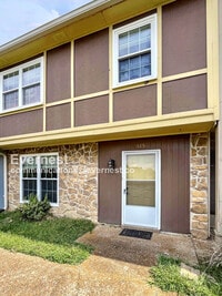 Building Photo - 5600 Country Dr