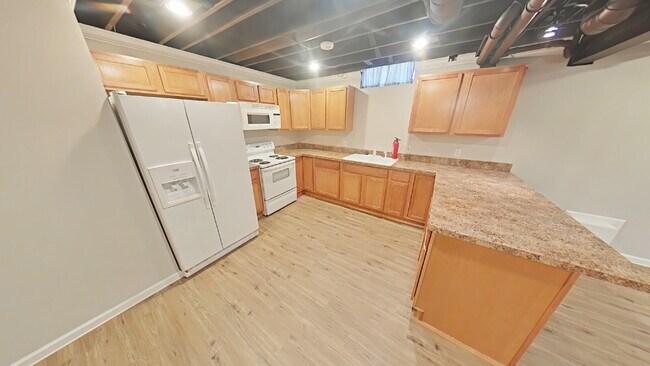 Building Photo - 21494 Pine Cone Dr