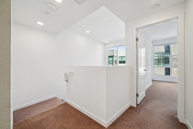 Building Photo - 11048 Luminate Dr