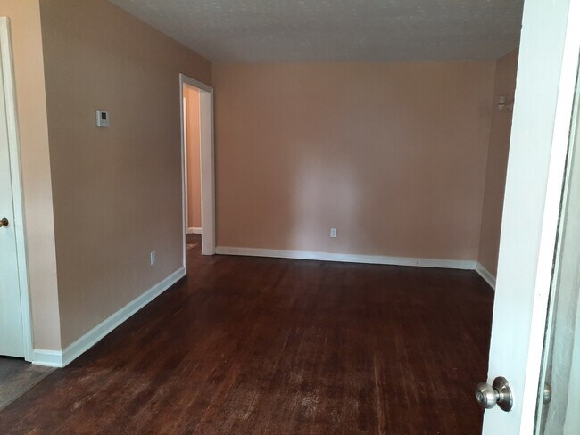 Building Photo - 4601 Washington Ave SE