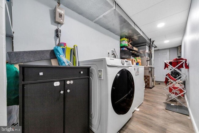 Building Photo - 945 Fariston Dr