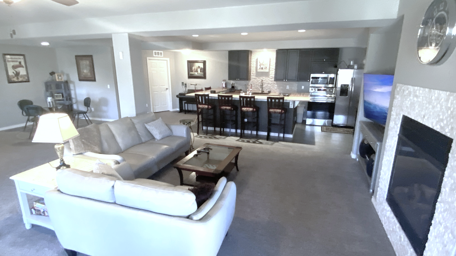 Building Photo - 7660 S Blackstone Pky