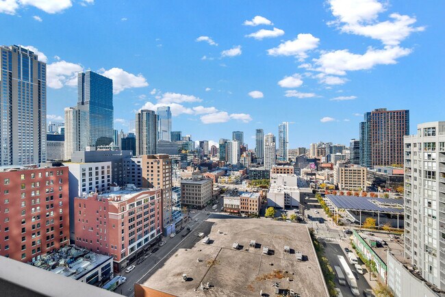 Building Photo - 545 N Dearborn St