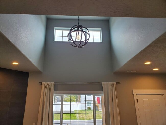 Building Photo - Craftsman 1 Story Zero Step House