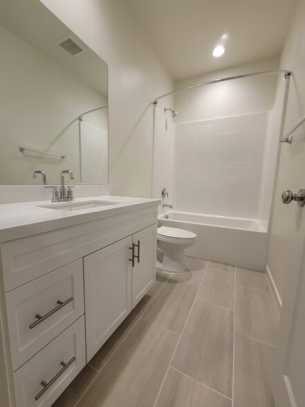 2nd floor bath - 328 Lagoon Way