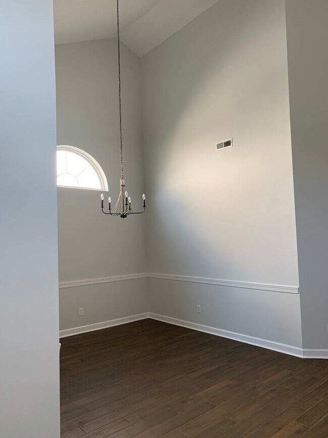 Larger than it looks - 2067 Ayershire Ln