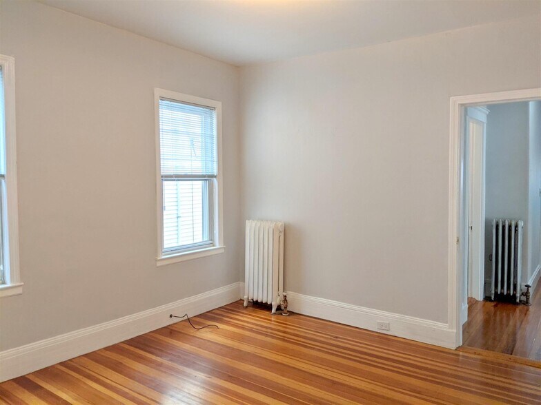 Building Photo - 9 Belknap St
