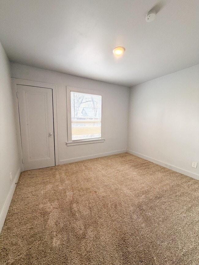 Building Photo - 15327 Cheyenne St