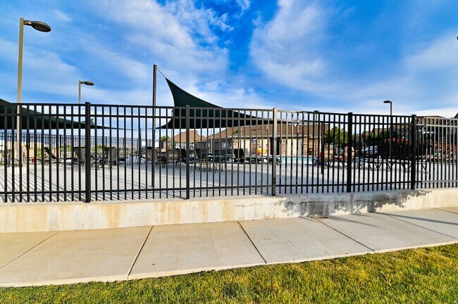 Building Photo - 3422 W Mount Cortina Way