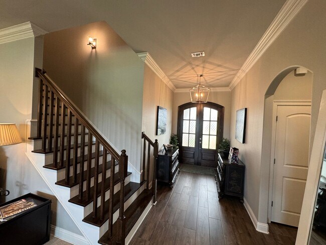 Building Photo - 629 Dumaine Dr