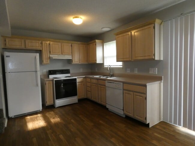 Building Photo - 10613 N Locust Ct