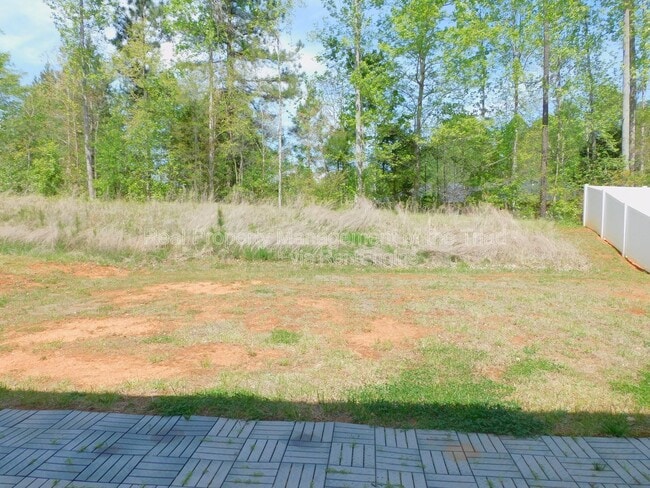 Building Photo - 604 Quail Ln