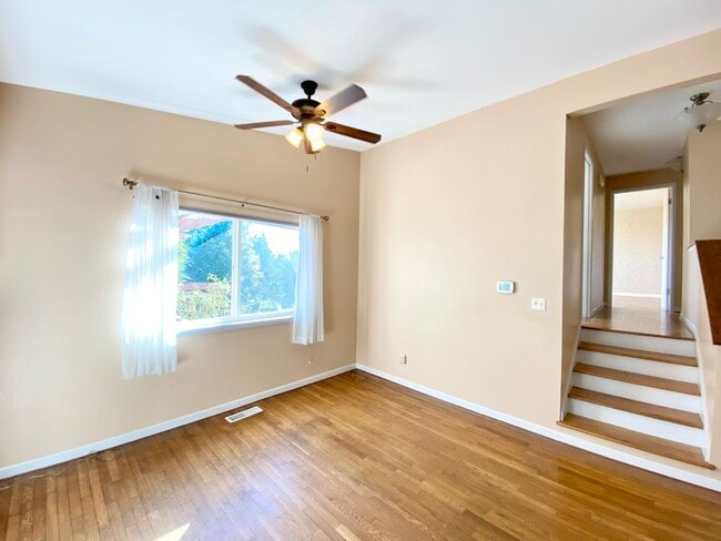 Building Photo - Charming Lake Hills Home in the Heart of Bellevue