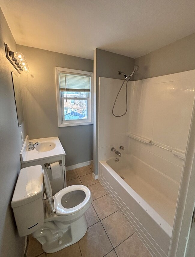 Building Photo - 2 Bedroom townhouse for rent in Waterloo!