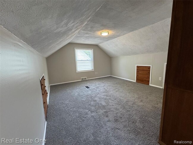 Building Photo - 3162 Chestnut St