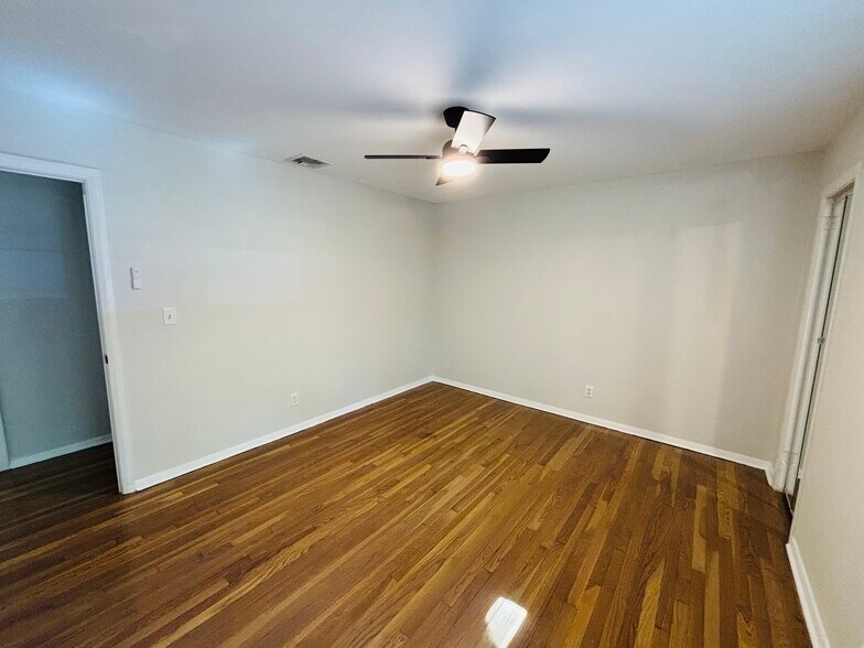 Building Photo - 159 Greglawn Dr