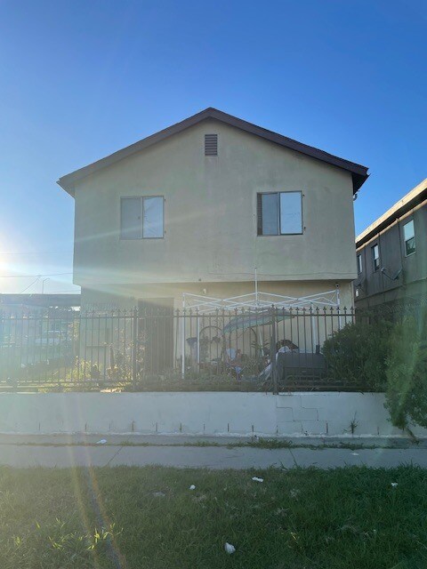 Building Photo - 11109 S Broadway