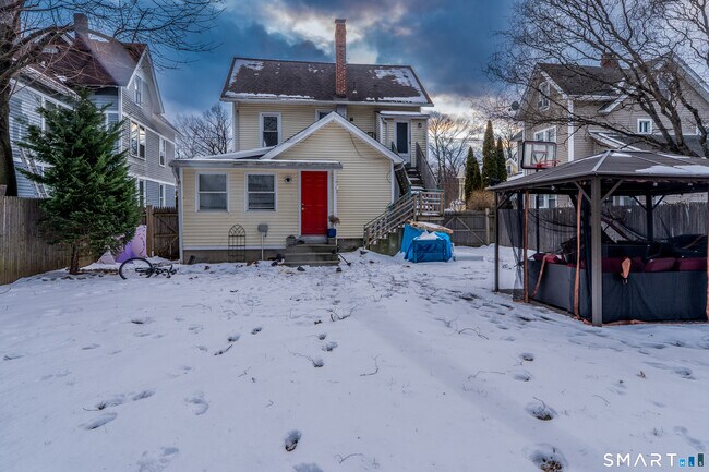 Building Photo - 22 Wilton Ave