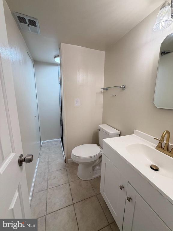 Building Photo - 3975 Wintergreen Pl