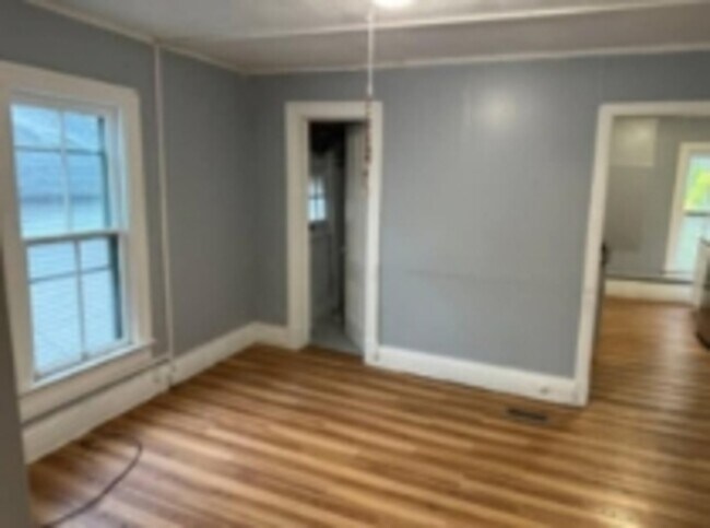 Building Photo - 435 S Meadow St