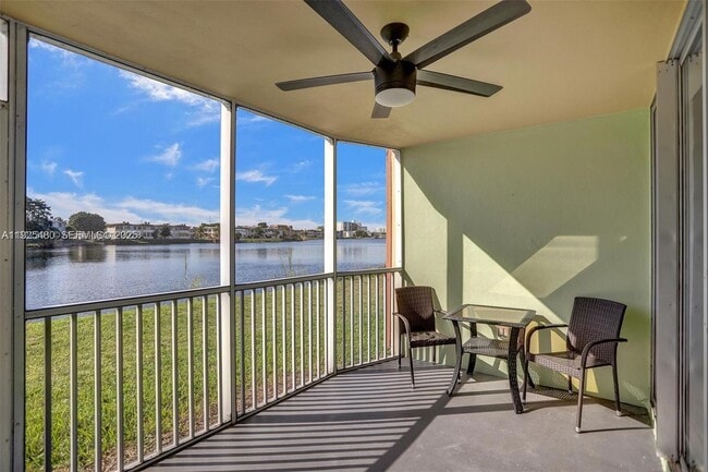 Building Photo - 1750 NE 191st St