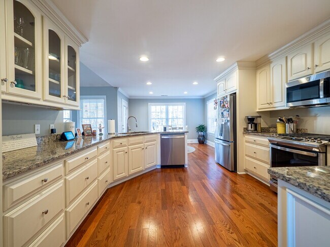 Building Photo - Available Mid-June in popular Carolina Palms!