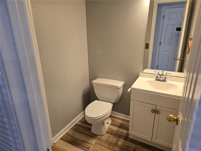 Building Photo - 3243 Oak Vista Way SW