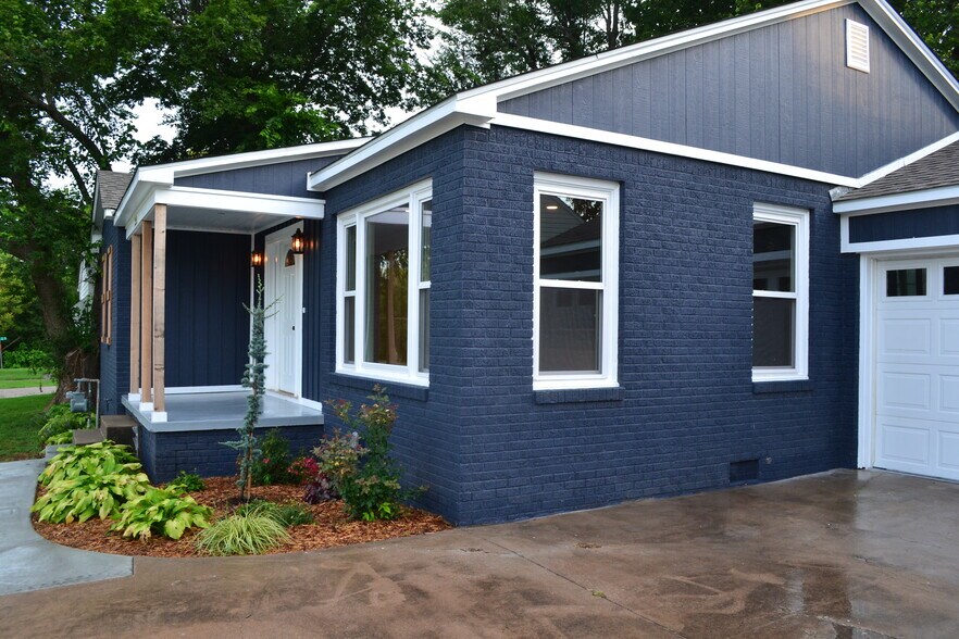 Building Photo - 1338 S Yale Ave