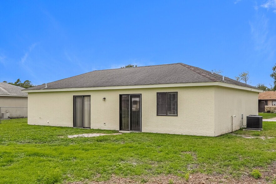 Building Photo - 7574 Mesa St