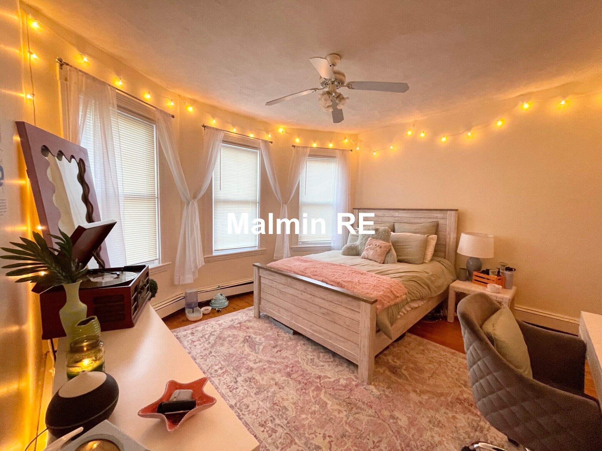 Building Photo - 168 Hillside St