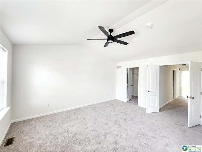 Building Photo - 422 Gray Feather Way