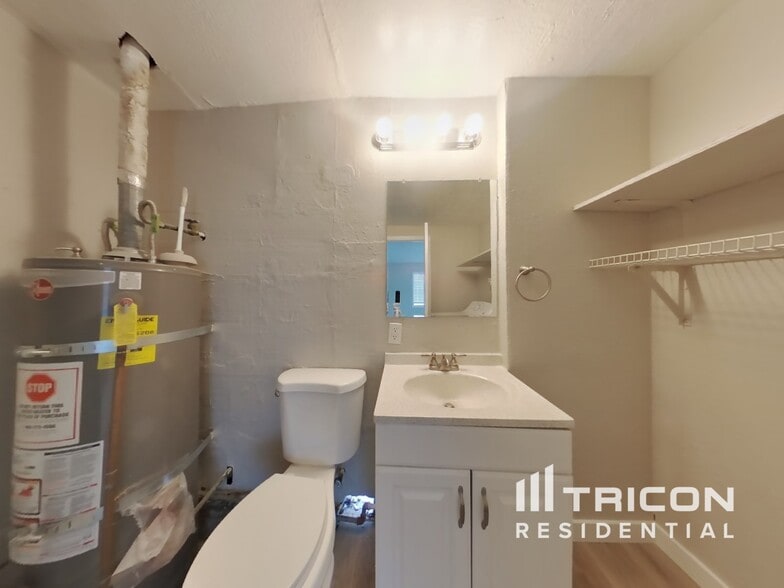 Building Photo - 121 Hodges St