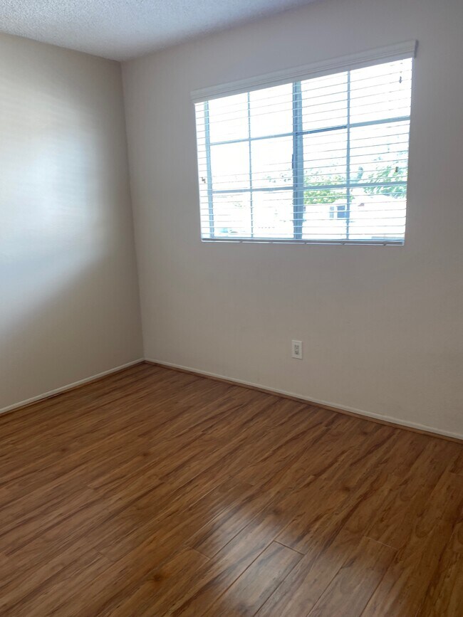 Building Photo - 1148 San Rafael Ave