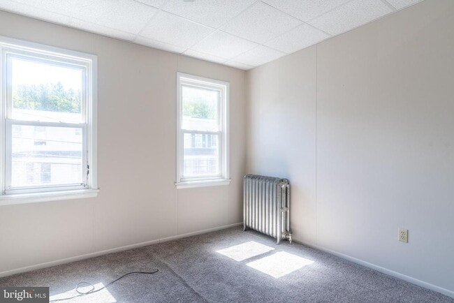 Building Photo - 493 W Saylor St