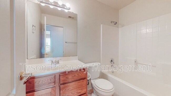 Building Photo - 7605 Kentwood Ave NW