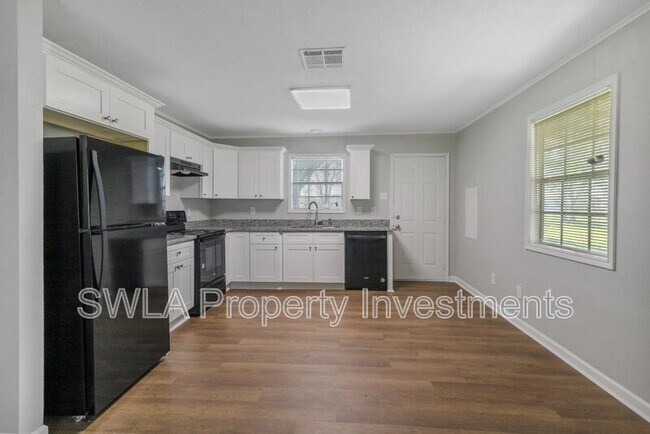 Building Photo - 5921 Bennie Ln