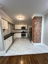 Building Photo - 7428 Dunedin St