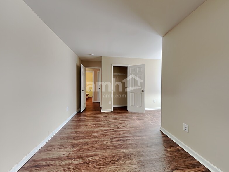 Building Photo - 6 Hurshfield Ct