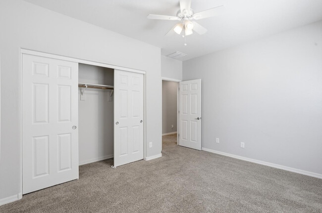 Building Photo - 2263 S Henry Ln