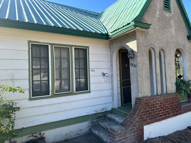 Building Photo - 1822 Earle St