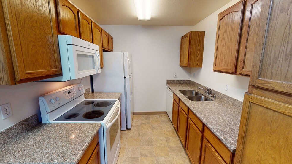 Amber Ridge Apartments - Kitchen - Amber Ridge