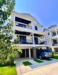 Building Photo - 16 A S Fredericksburg Ave