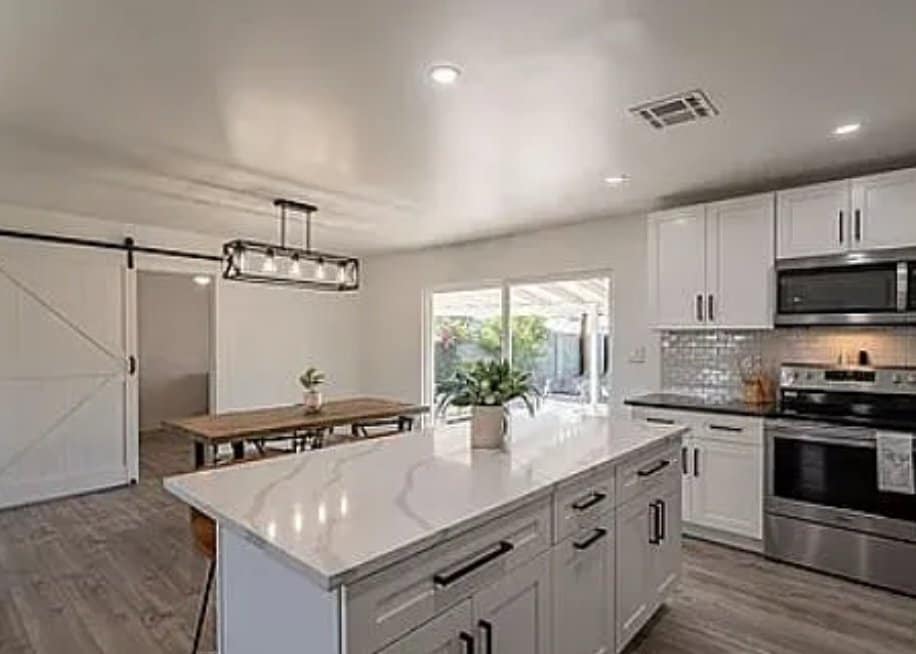 Building Photo - 8214 E Elm Dr