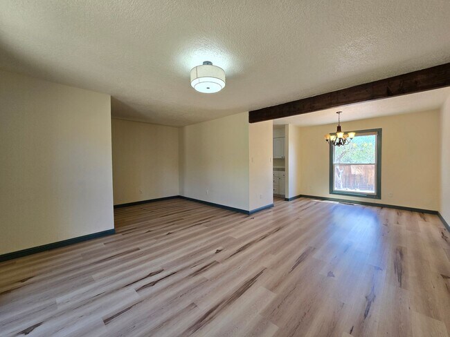 Building Photo - 3004 Plaza Blanca