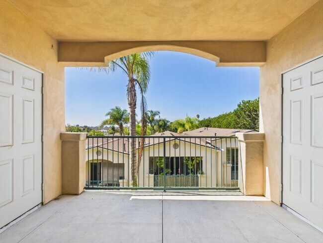 Building Photo - NEW NEW NEW remodeled -3bedroom/3bath Town...