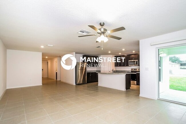 Building Photo - 5 Bedroom Pet-Friendly Home in Mascotte, FL with Main Street Renewal