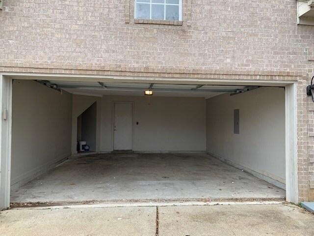 Building Photo - 6792 Mikayla Ln