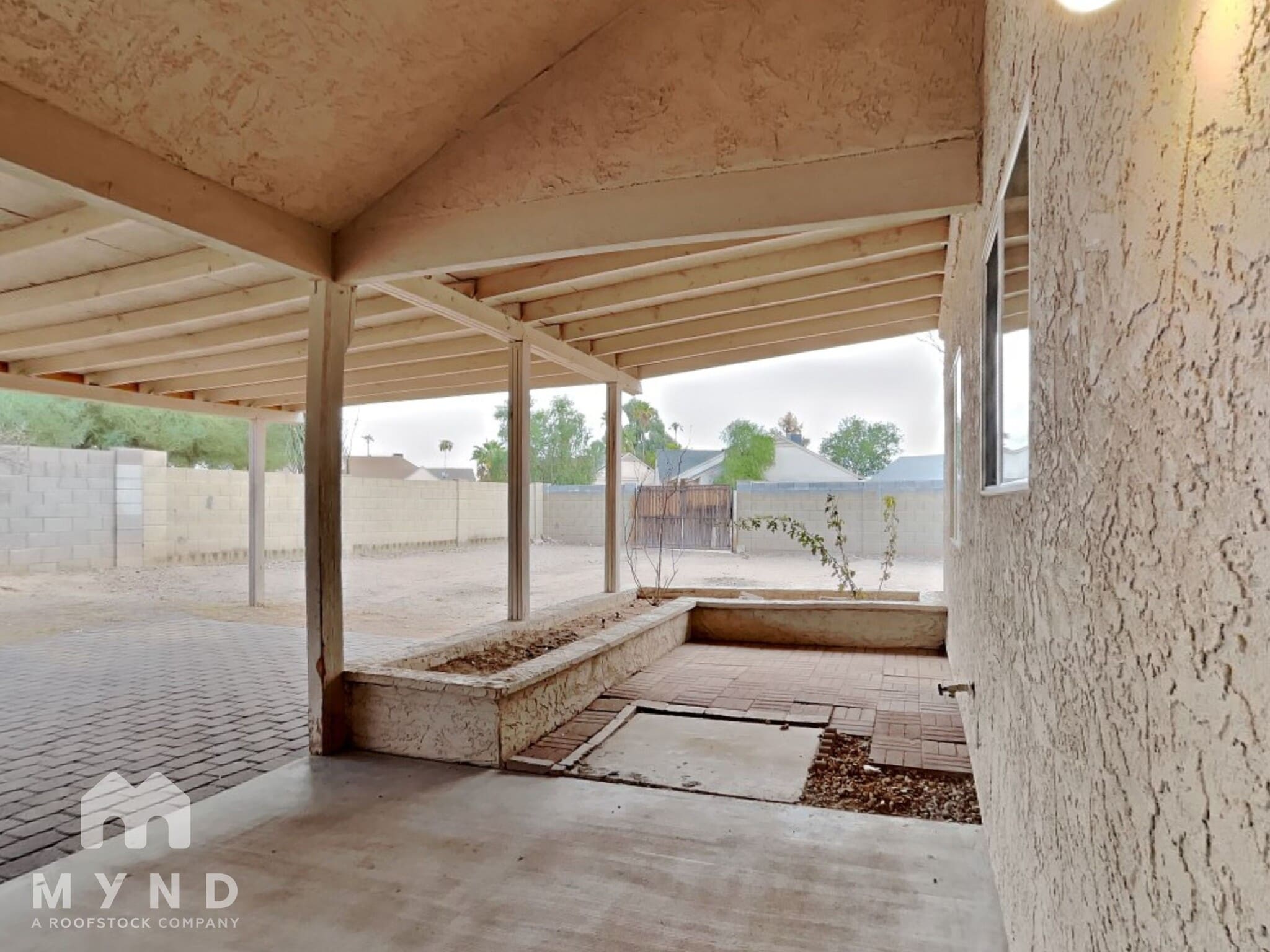 Building Photo - 11220 N 72nd Dr