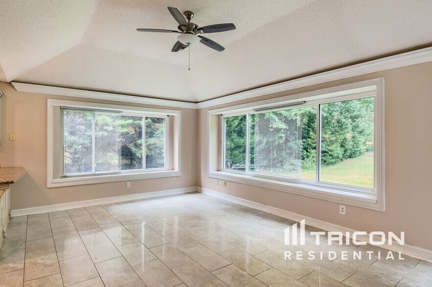 Building Photo - 105 Arbor Cove Way