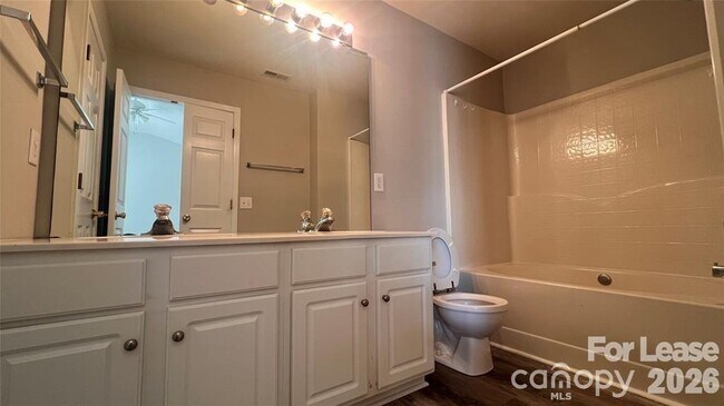 Building Photo - 3261 Mannington Dr